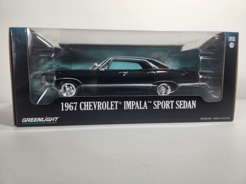 1:64 1967 Chevrolet Impala Sport Sedan - Tuxedo Black (Hobby