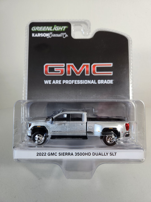 1:64 2022 GMC Sierra 3500HD Denali Dually - Forest Metallic