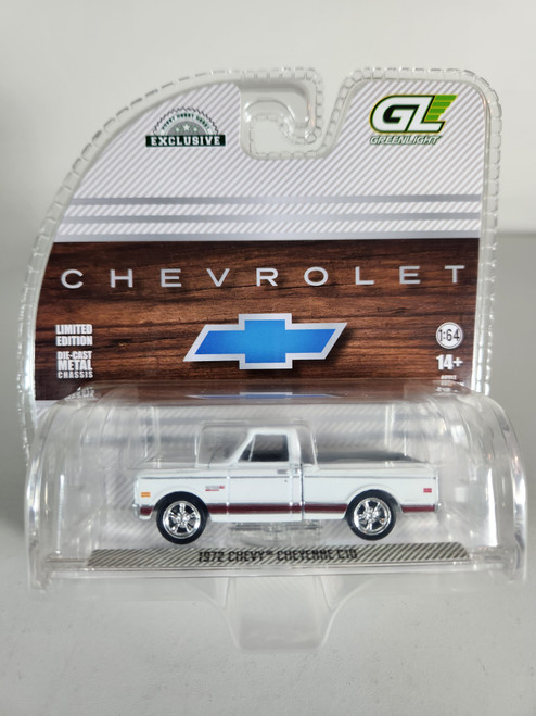 1:64 1972 Chevy Cheyenne C10 Short Bed – White (Hobby Exclusive)