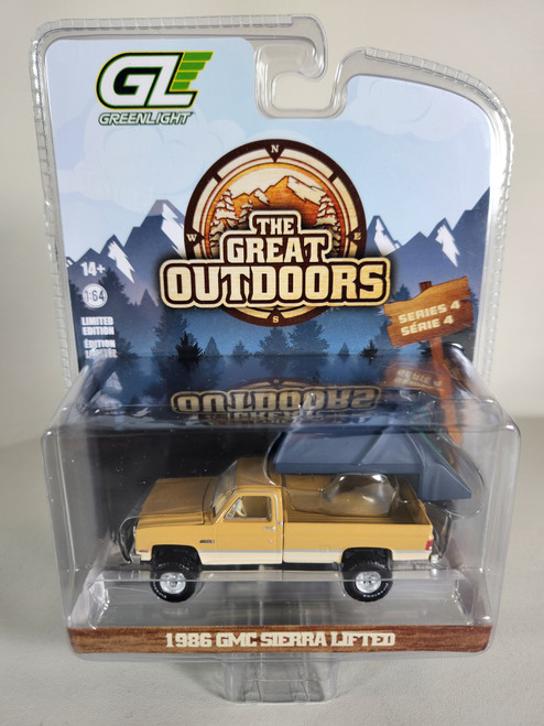 1:64 The Great Outdoors Series 4 - 1986 GMC Sierra Lifted - Desert Sand & Doeskin Tan with Modern Truck