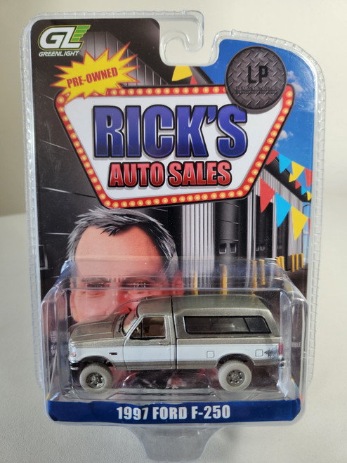 1:64 1997 Ford F-250, Lifted with Bed Topper, Beige & White, Rick's Auto Sales, Chase Edition, LP Diecast Garage Exclusive by GreenLight