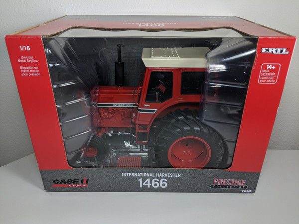 1:16 International Harvester 1466 Black Stripe with Cab, Prestige Collection by Ertl