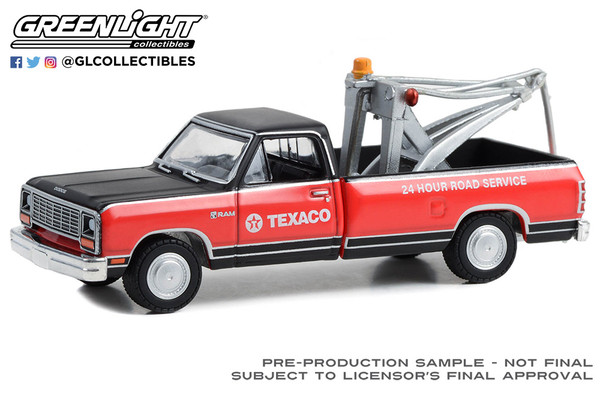 1:64 Blue Collar Collection Series 12 - 1983 Dodge Ram D-100 Royal SE with Drop-In Tow Hook - Texaco