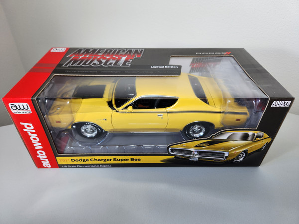 1:18 1971 Dodge Charger Super Bee, FY1 Top Bananna by Auto World