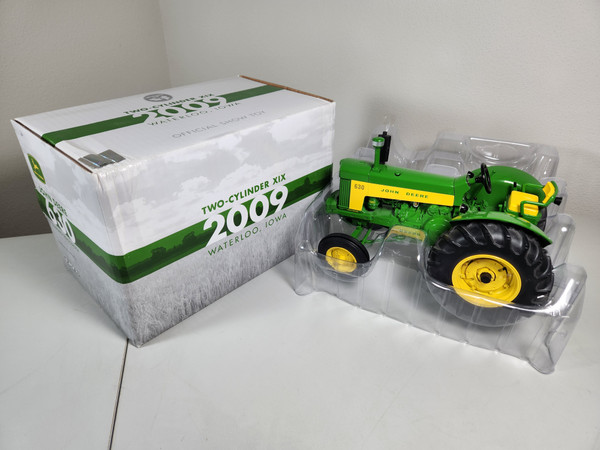 1:16 John Deere 630 Standard Tread Tractor 2-Cylinder Club XIX 2009 Edition by Ertl