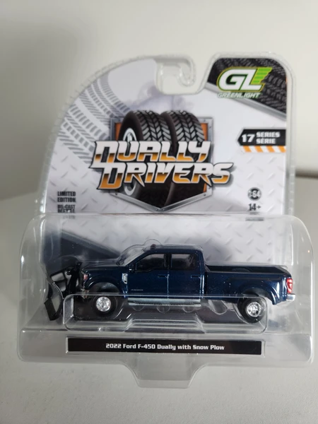 1:64 Dually Drivers Series 17 - 2022 Ford F-450 Dually with Snow Plow – Antimatter Blue (New Tooling)