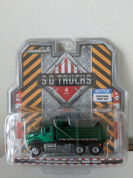 1:64 S.D. Trucks Series 4 - 2018 International WorkStar Construction Dump Truck - Green Machine