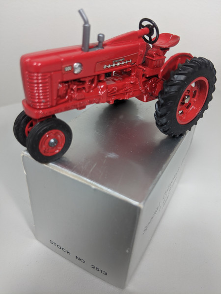 1:43 Farmall 300 Tractor, Toy Farmer 1986 Edition