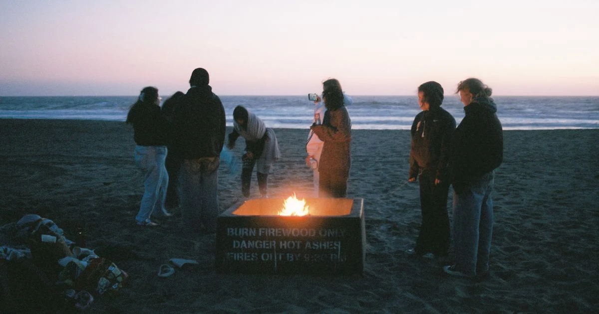 Fall Beach Layers: The Complete Guide to Cozy Coastal Gear  