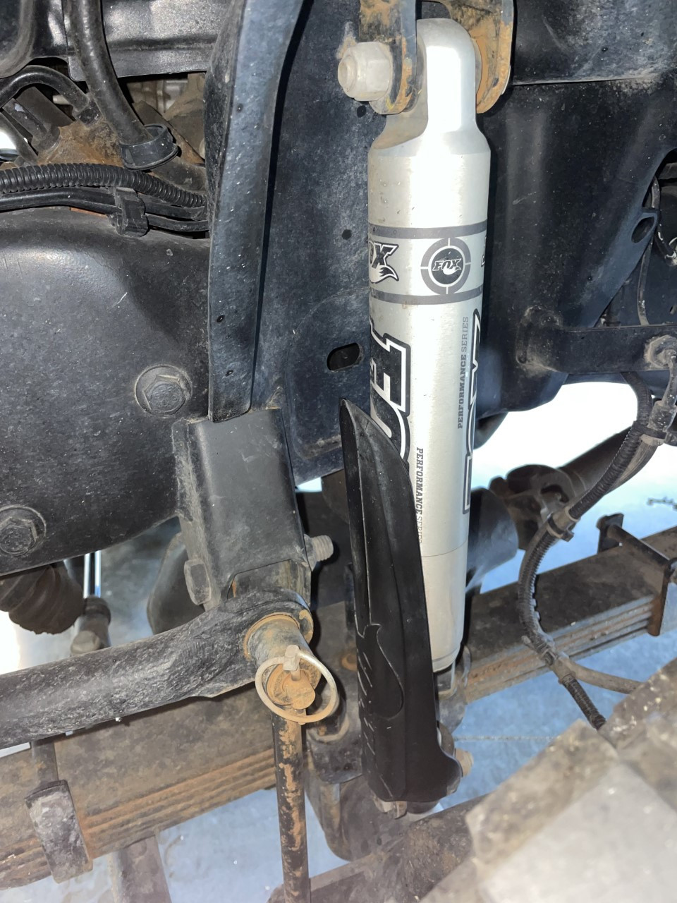 Fox Shox Roost Guard Field Van