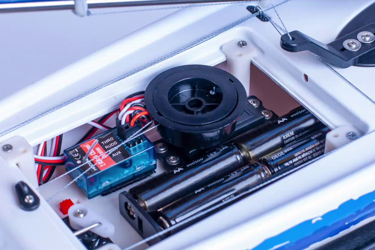 Eclipse 650 RTR Sailboat Eclipse 650 RTR Sailboat