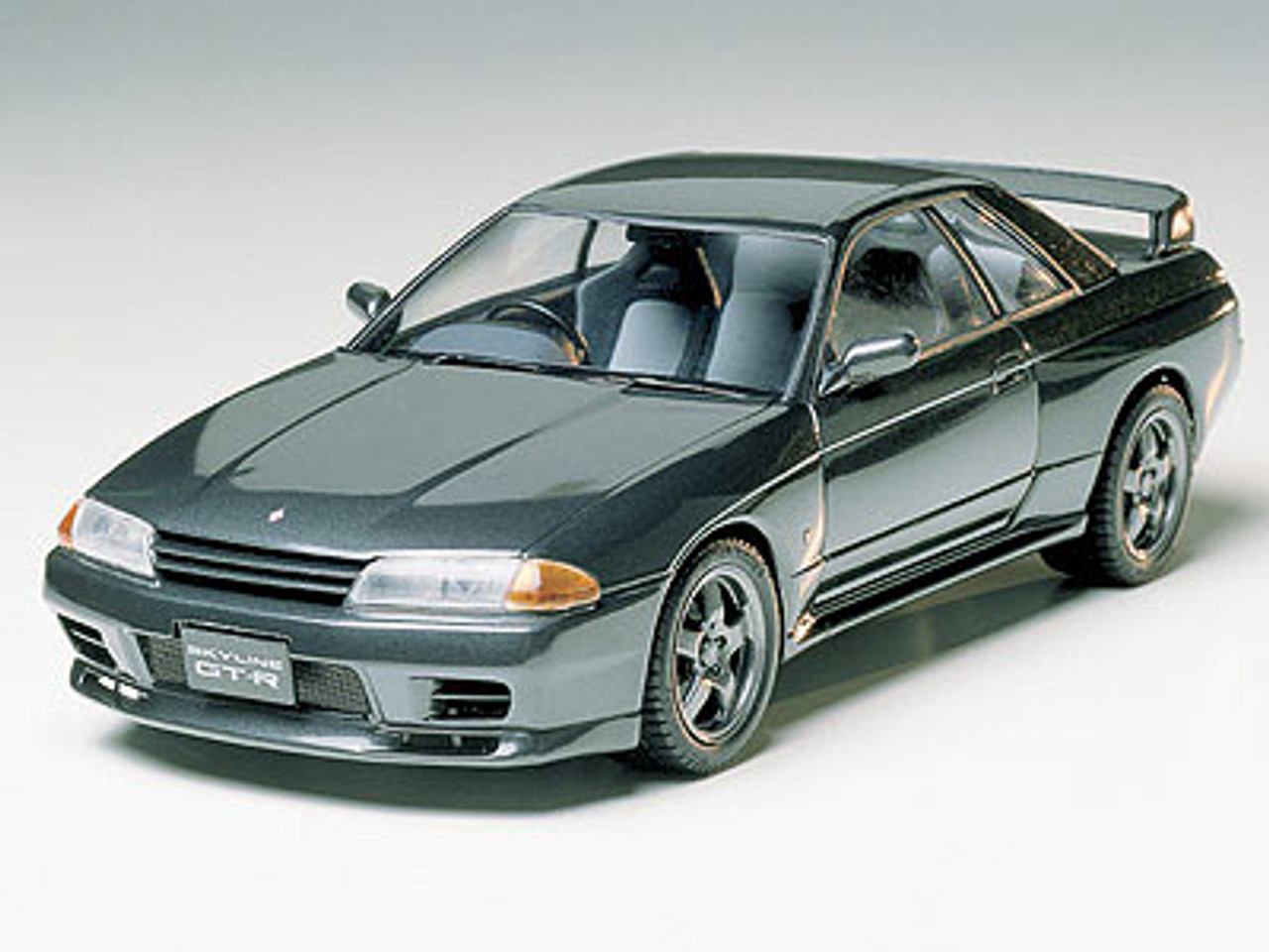 1/24 Nissan Skyline GTR Plastic Model Kit 1/24 Nissan Skyline GTR Plastic Model Kit