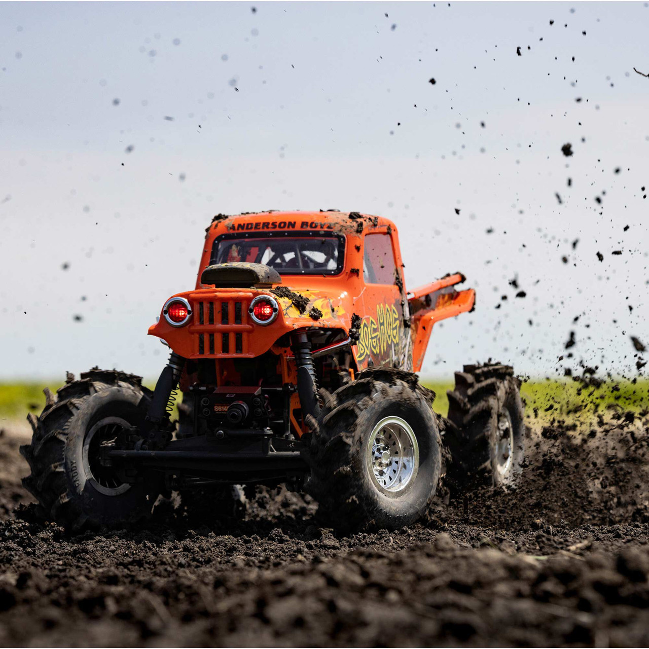 Losi 1/8 LMT Mega Truck Bog Hog 4S 4X4 RTR Brushless Mega Truck, Orange Losi 1/8 LMT Mega Truck Bog Hog 4S 4X4 RTR Brushless Mega Truck, Orange