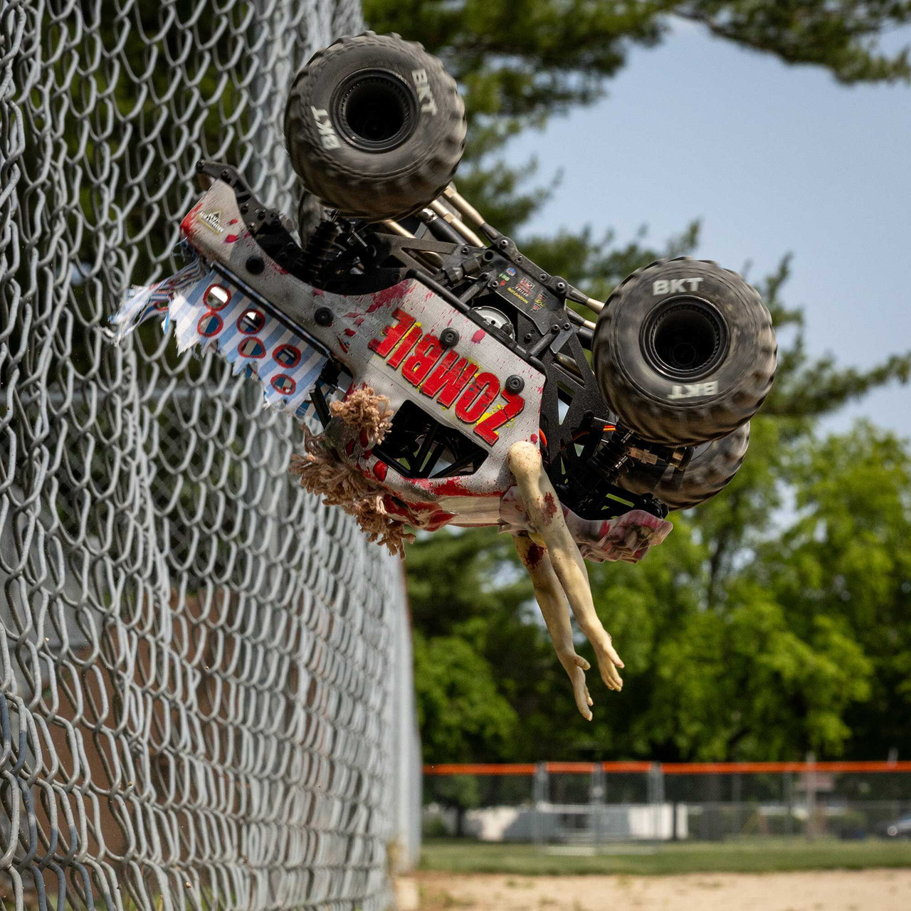 Losi 1/18 Mini LMT Zombie 2S 4X4 RTR Brushed Monster Truck (Battery & Charger Included), Red Losi 1/18 Mini LMT Zombie 2S 4X4 RTR Brushed Monster Truck (Battery & Charger Included), Red