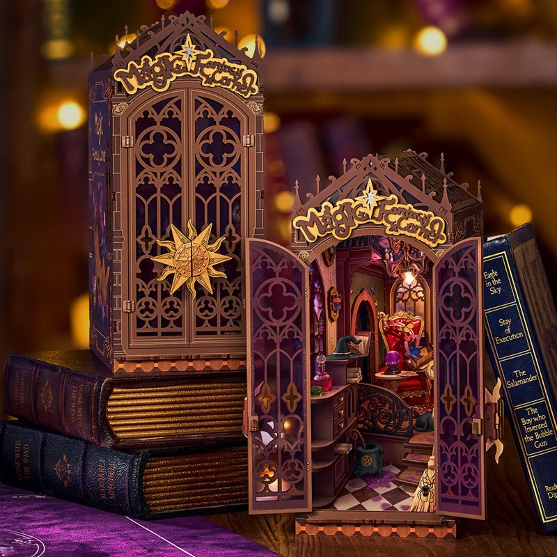 Robotime - Rolife Magic Fantasy Corner DIY Book Nook Shelf Insert