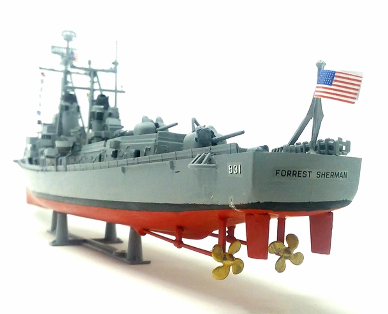 1/320 USS Forrest Sherman Destroyer Plastic Model Kit 1/320 USS Forrest Sherman Destroyer Plastic Model Kit