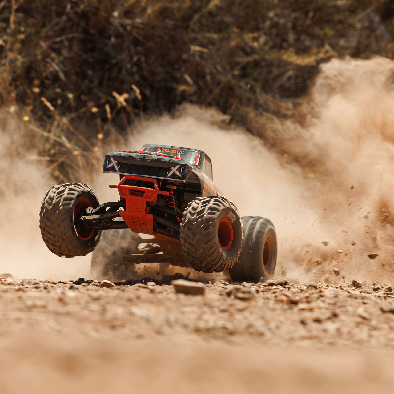 1/10 QUAKE 223S DSC 2WD RTR Brushless Monster Truck, Red