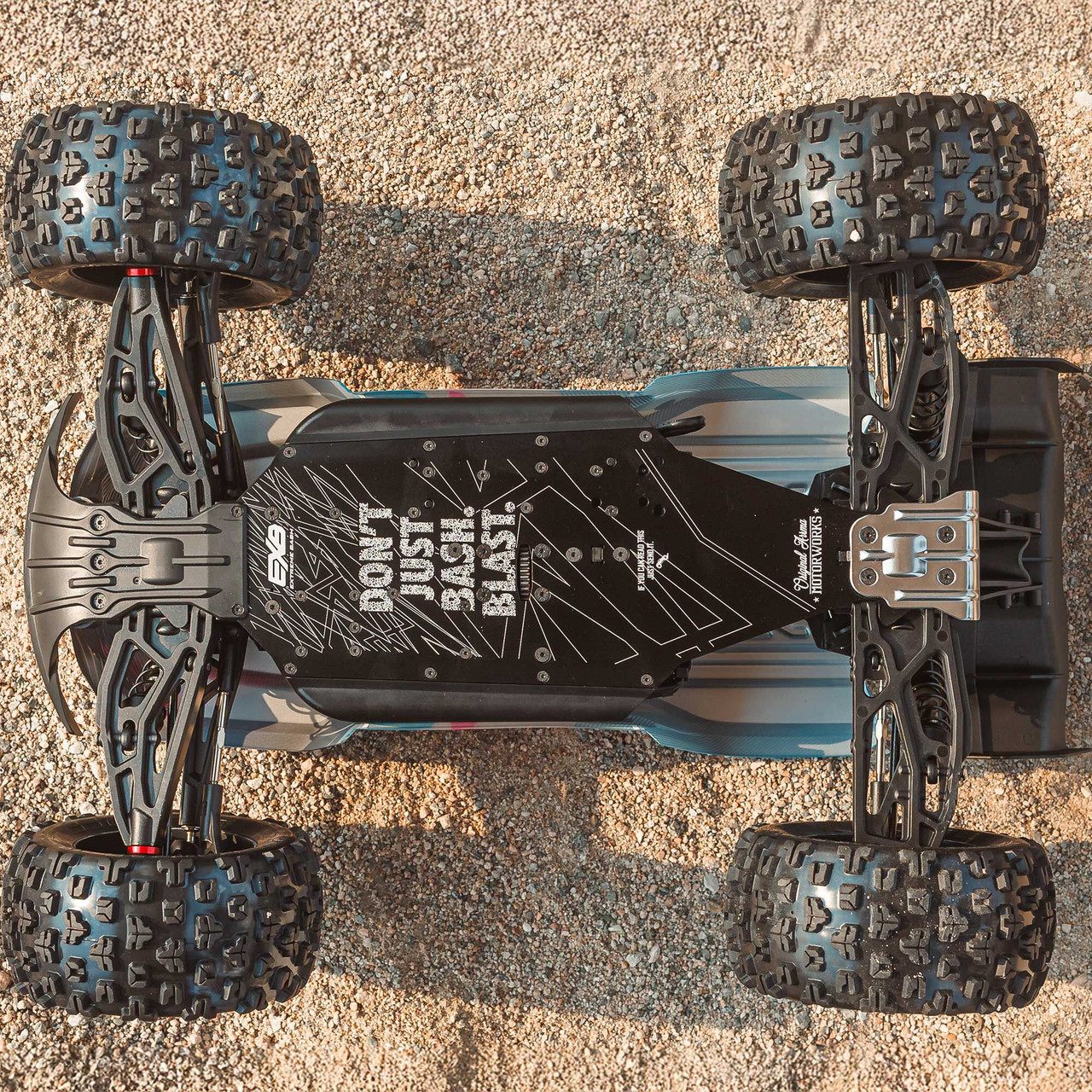 1/8 KRATON 4X4 6S BLX BRUSHLESS V6 SPEED TRUCK RTR (Blue/Red)