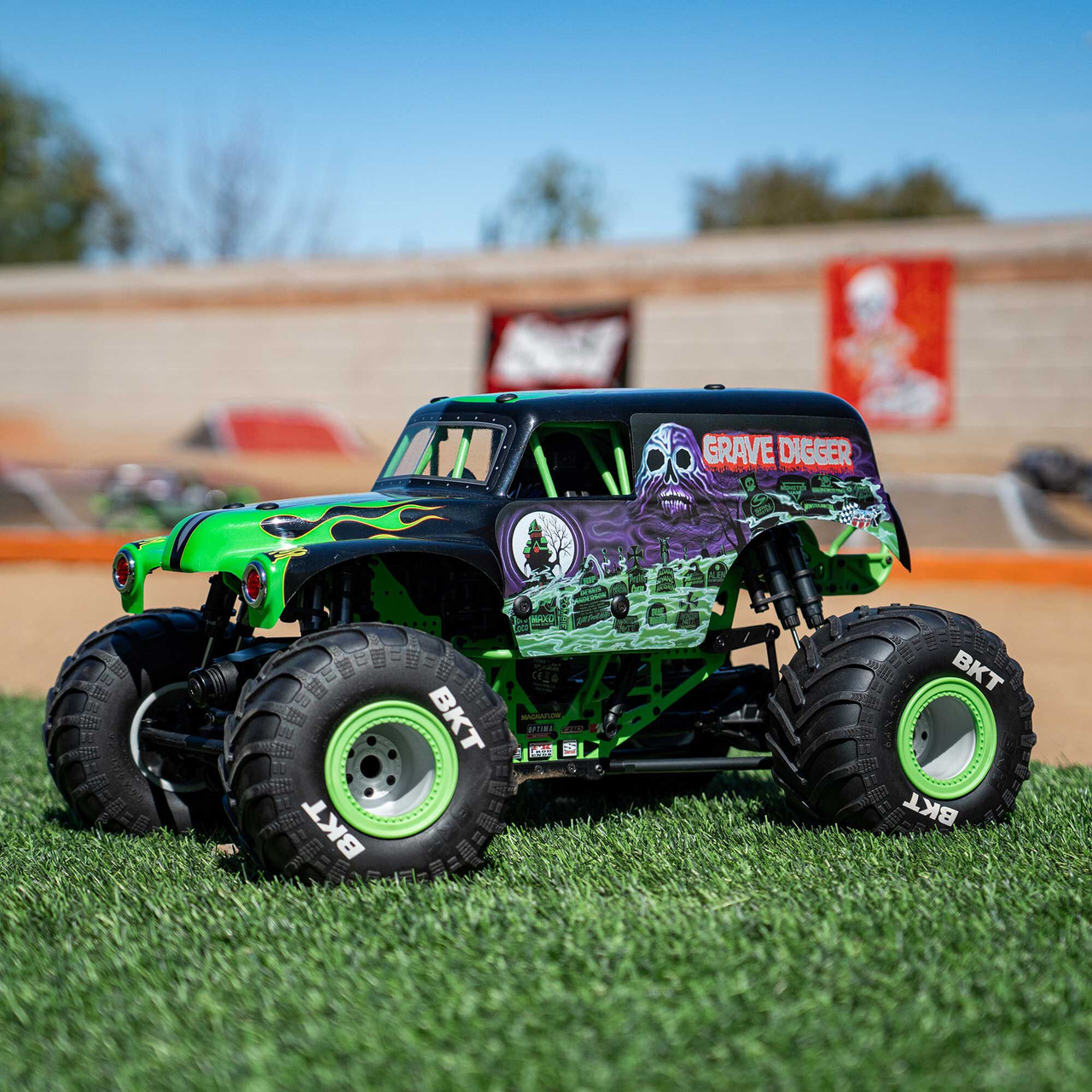 1/8 LMT 2.0 Grave Digger 4X4 Solid Axle Brushless Monster Truck RTR, Green
