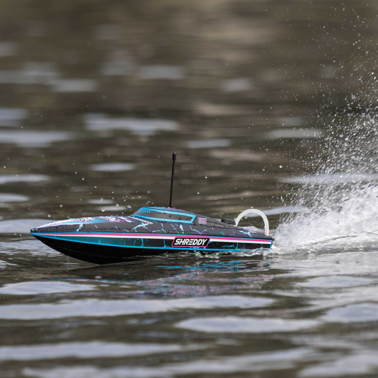 Recoil 2 18" Self-Righting Brushless Deep-V RTR, Shreddy