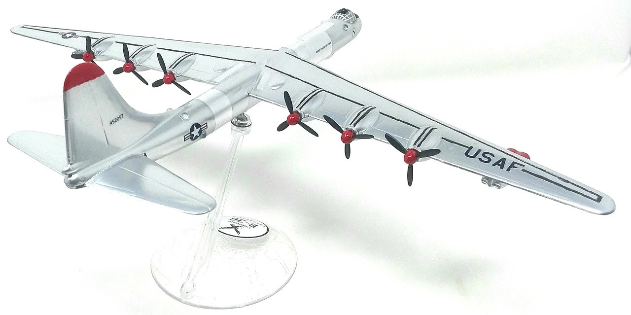 1/184 B-36 Peacemaker with Swivel Stand Plastic Model Kit 1/184 B-36 Peacemaker with Swivel Stand Plastic Model Kit