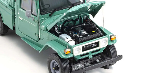 1/18 Scale Toyota Land Cruiser 40 Pickup Fashion Green Model 1/18 Scale Toyota Land Cruiser 40 Pickup Fashion Green Model