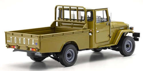1/18 Scale Toyota Land Cruiser 40 Pickup Olive Model 1/18 Scale Toyota Land Cruiser 40 Pickup Olive Model