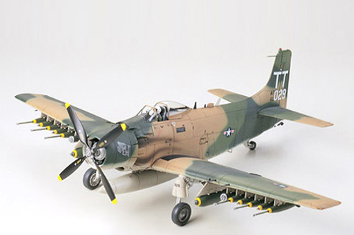 1/48 Douglas A-1J Skyraider USAF 1/48 Douglas A-1J Skyraider USAF