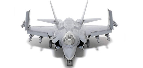 1/48 Lockheed Martin F-35 C Lightning II Plastic Model Kit 1/48 Lockheed Martin F-35 C Lightning II Plastic Model Kit
