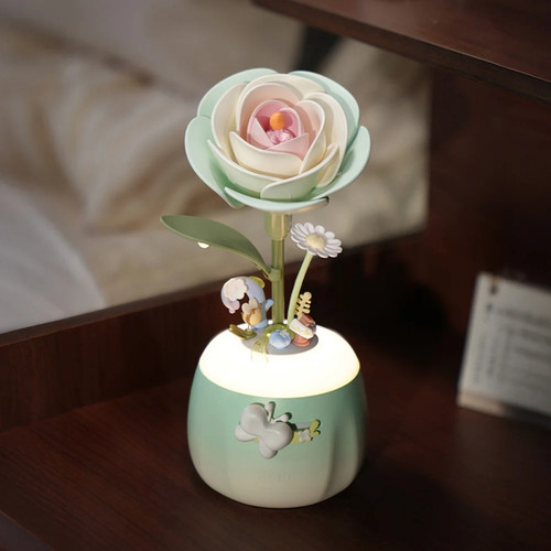 Floral Art Minty Camellia Lamp