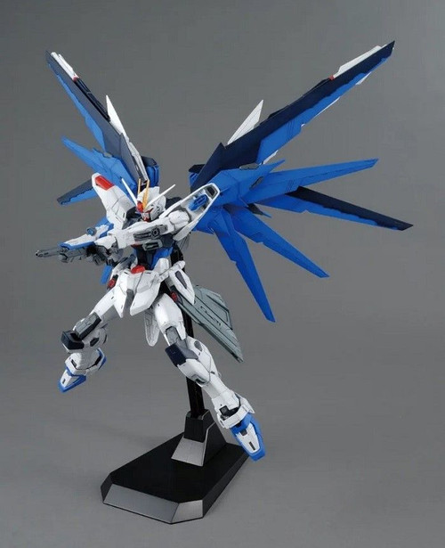 Freedom Gundam (Ver 2.0) "Gundam SEED", Bandai MG