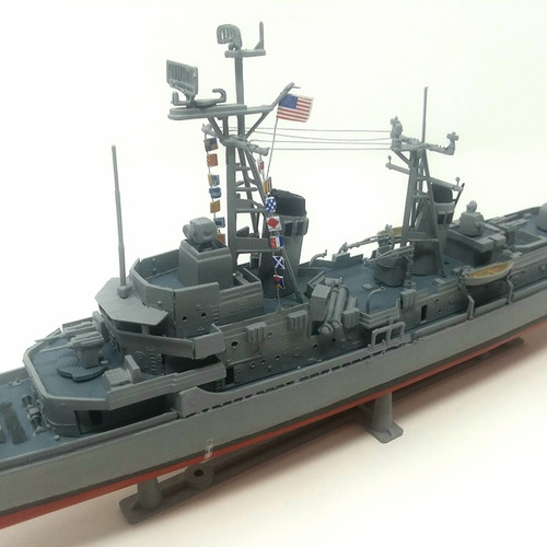 1/320 USS Forrest Sherman Destroyer Plastic Model Kit 1/320 USS Forrest Sherman Destroyer Plastic Model Kit