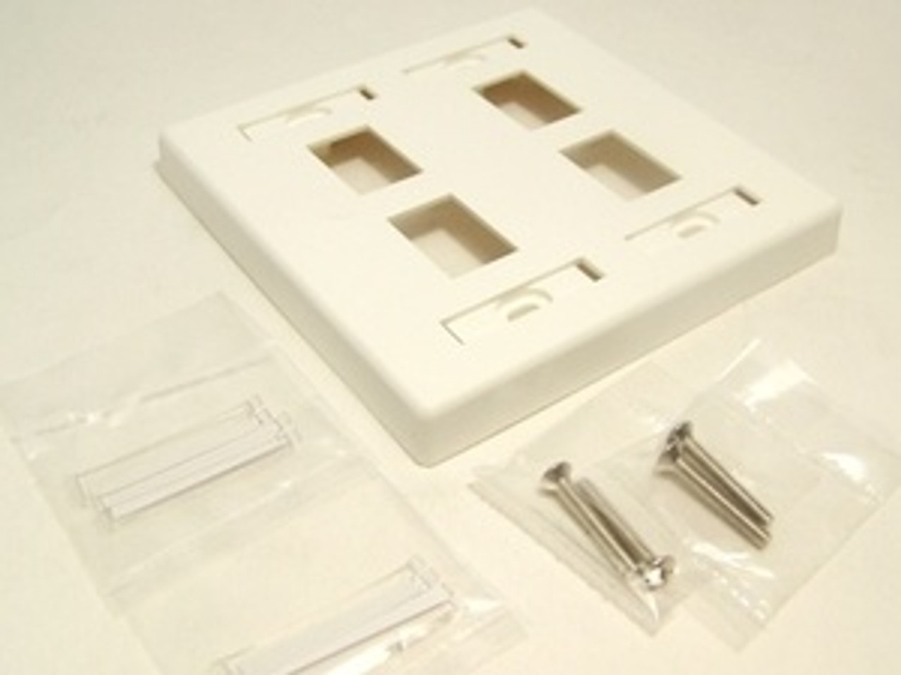 4-Port Double Gang Wall Plate (White)