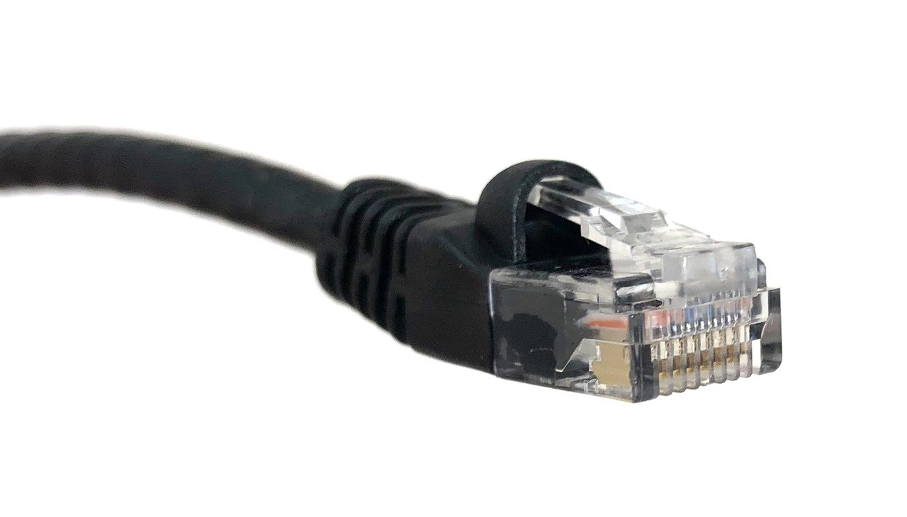 25ft Cat6 Molded Snagless RJ45 UTP Networking Patch Cable (Black)