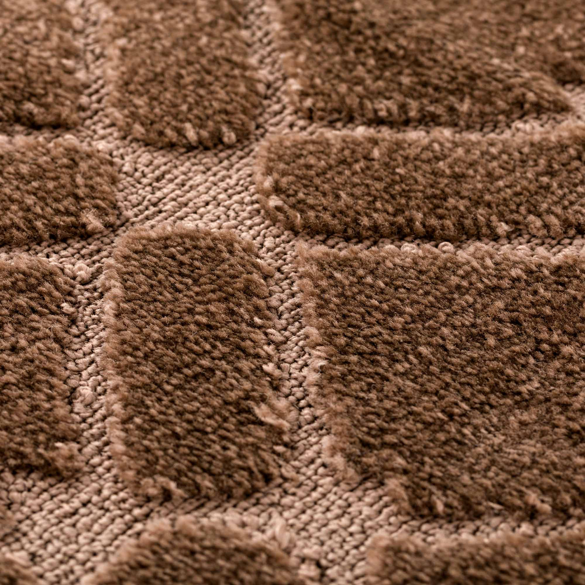 AV00220402 - 1