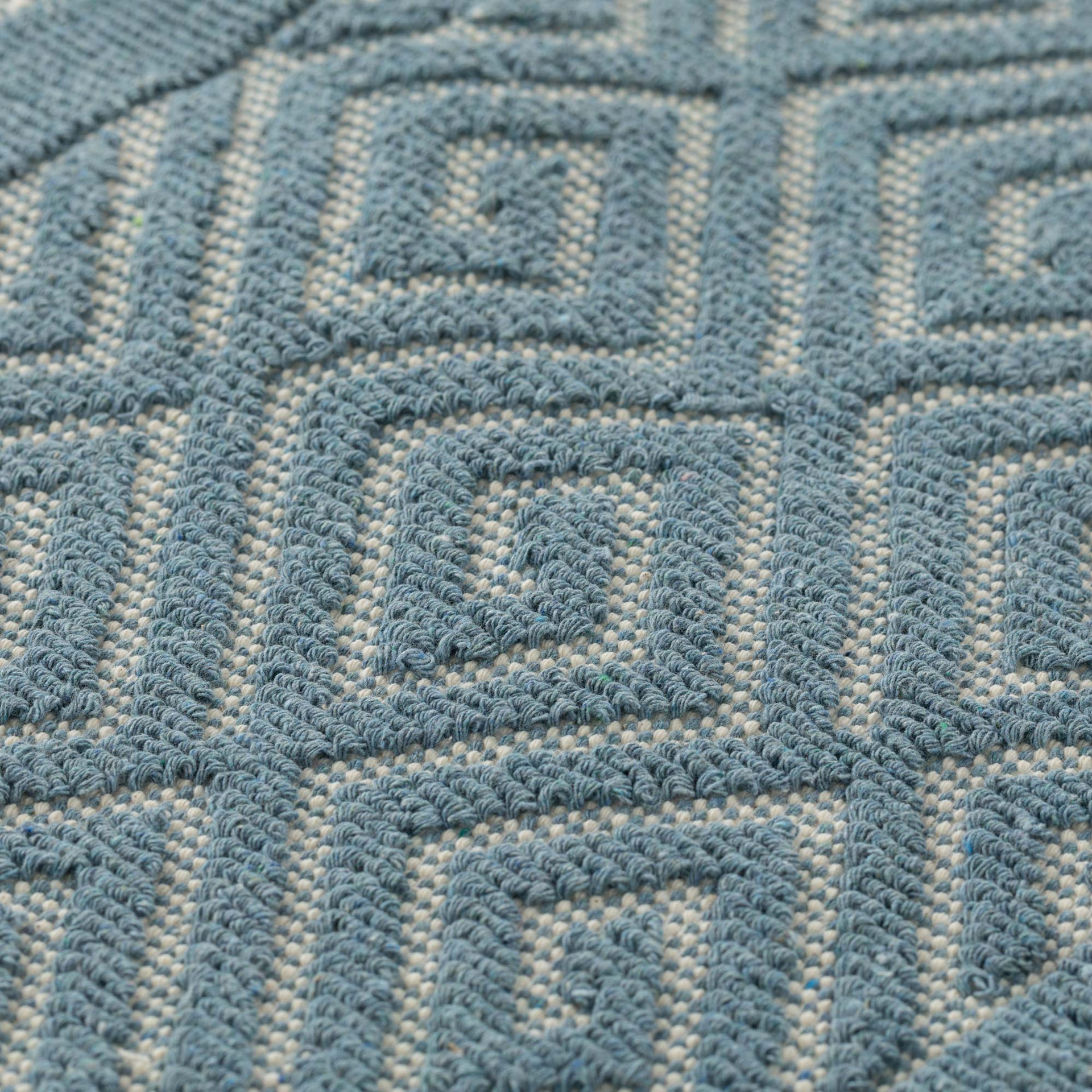 AX03960401 - 2