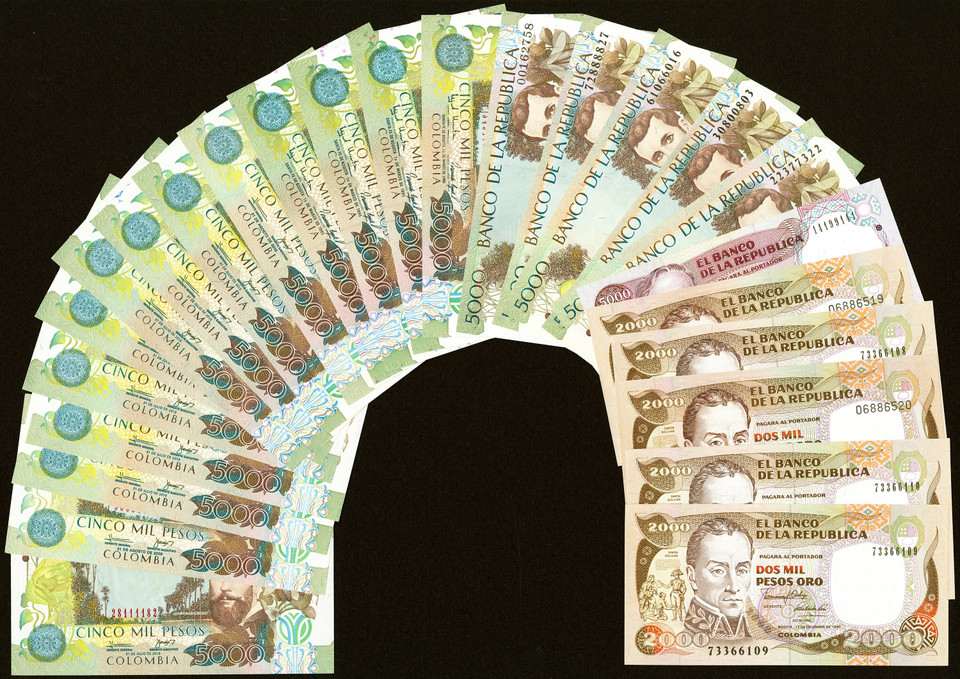 Colombia 200–5000 Pesos Lot of 109 Notes Crisp UNC Mixed Bundle Inflation Era