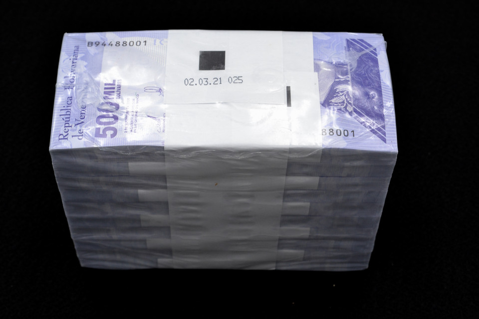 2020 Venezuela Bolivares Set $200,000 & $500,000 2 Bricks 2,000 Pcs New Unc