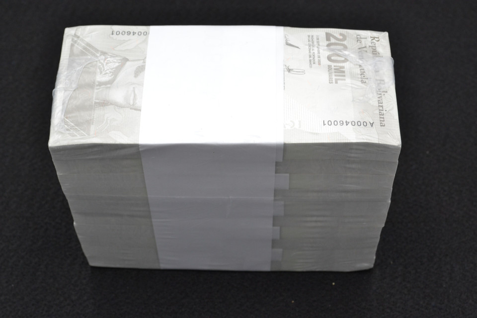 2020 Venezuela Bolivares Set $200,000 & $500,000 2 Bricks 2,000 Pcs New Unc