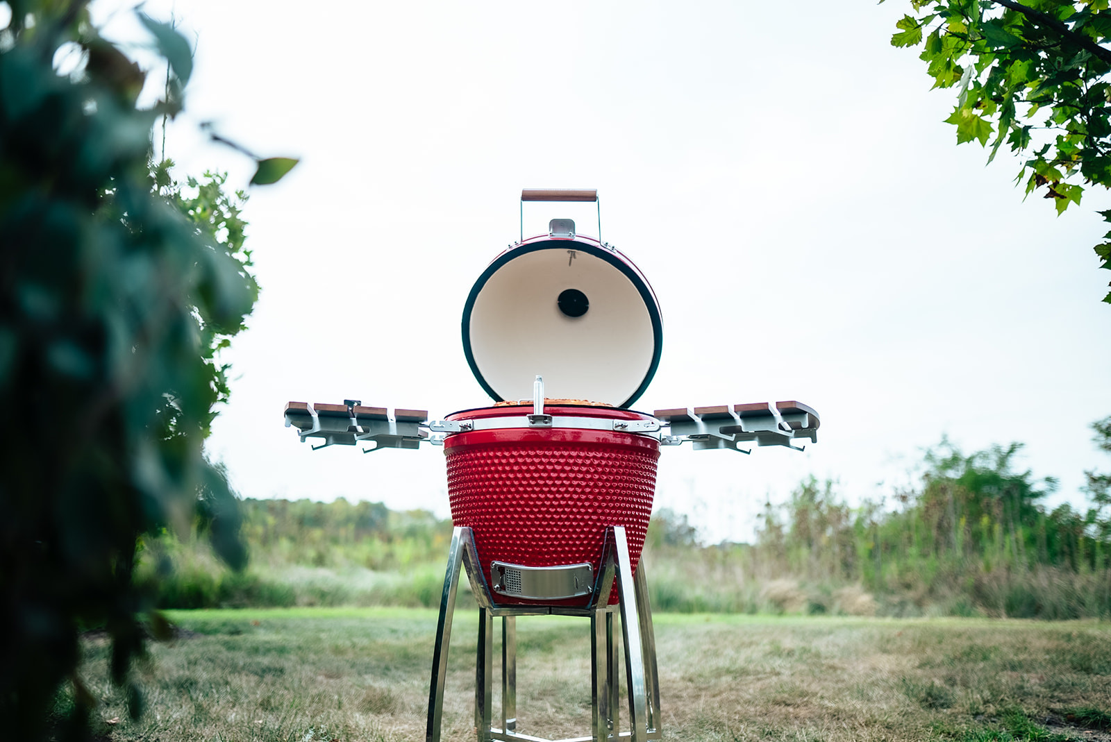 Green Gridiron Ceramic Charcoal Grill - Thumbnail 3