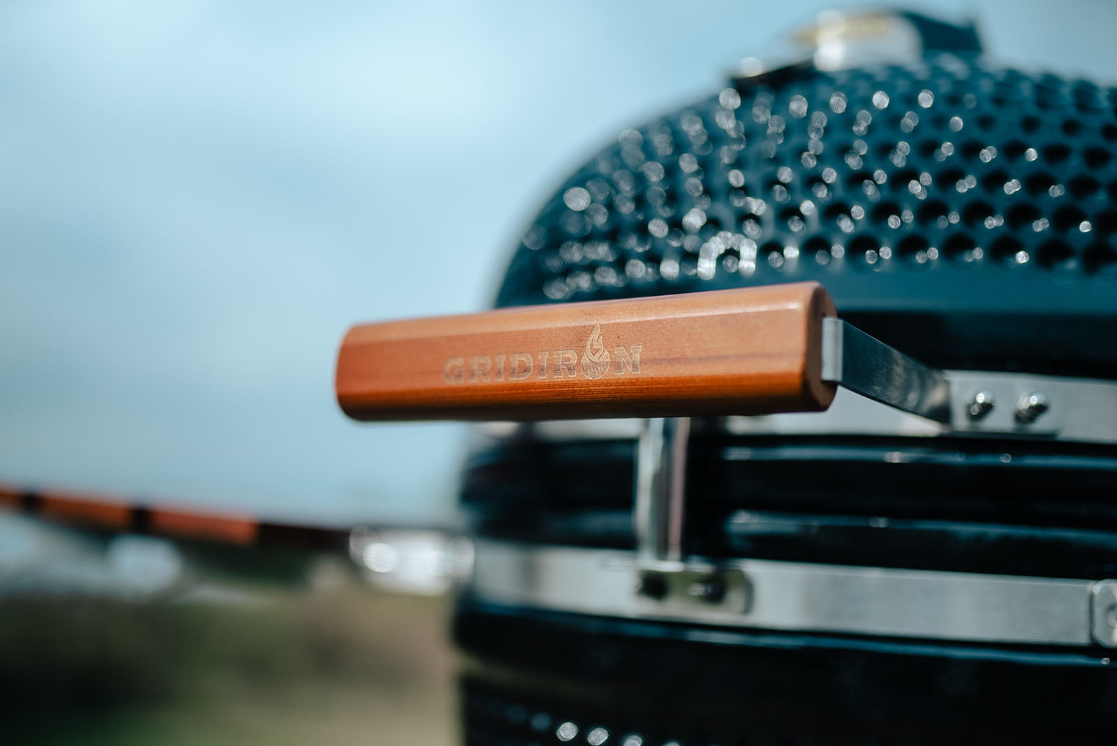 Gridiron Kamado Charcoal Grill - Thumbnail 4