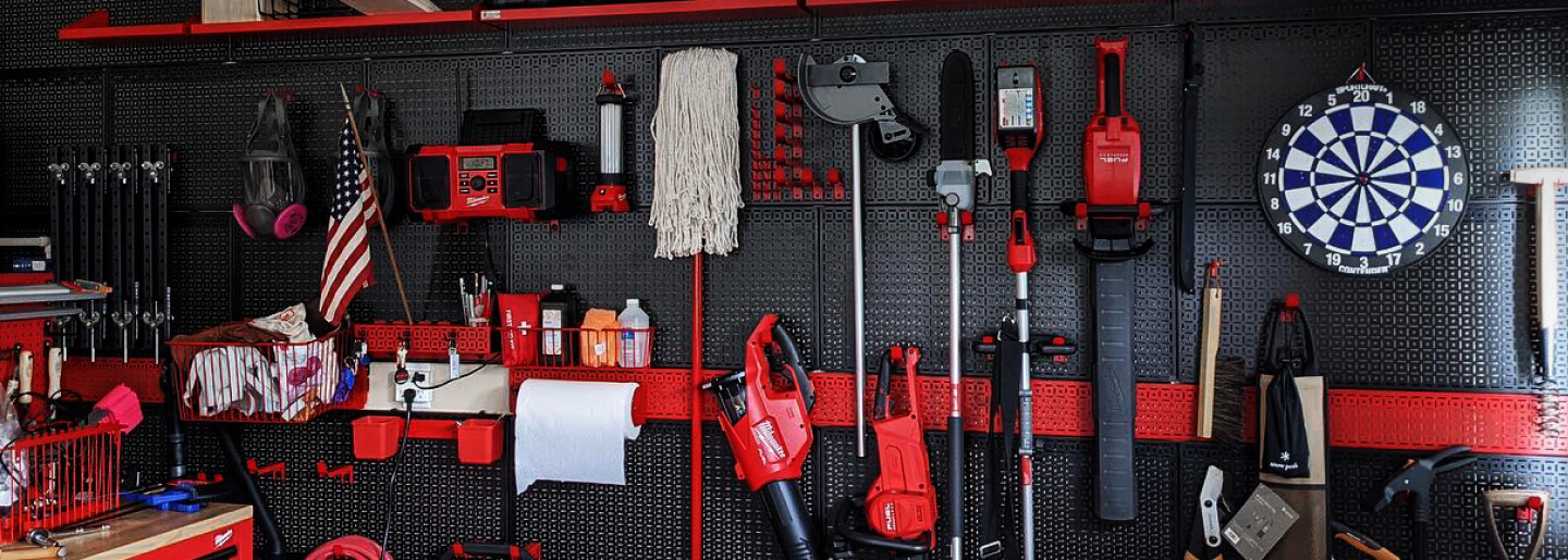 OmniWall Power Tool Kit- Panel Color: Red Accessory Color: Red