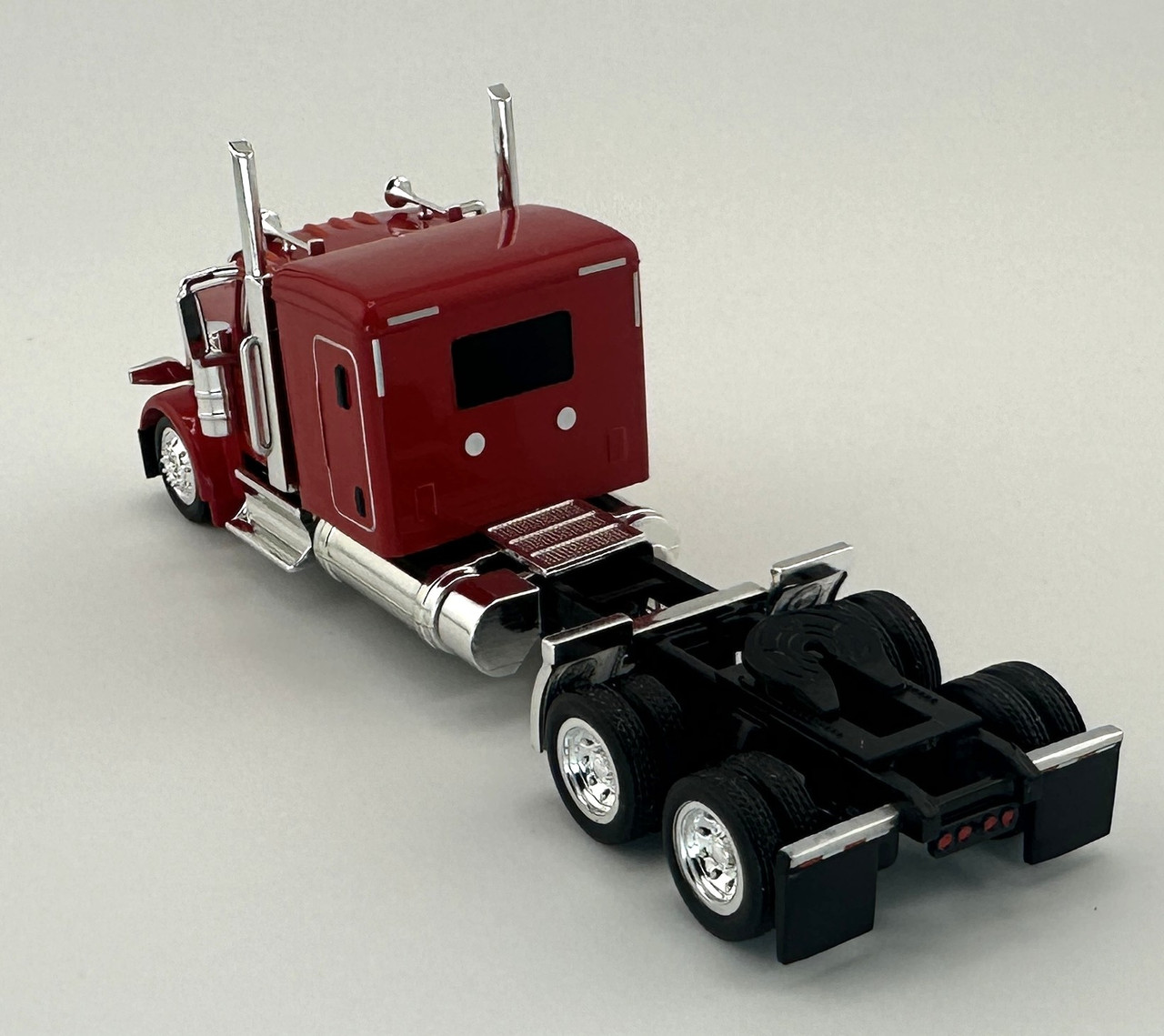 HO 1:87 HL-589094 Peterbilt 589 Tractor W/72 Sleeper - BLACK HO 1:87 HL-589094 Peterbilt 589 Tractor W/72 Sleeper - BLACK