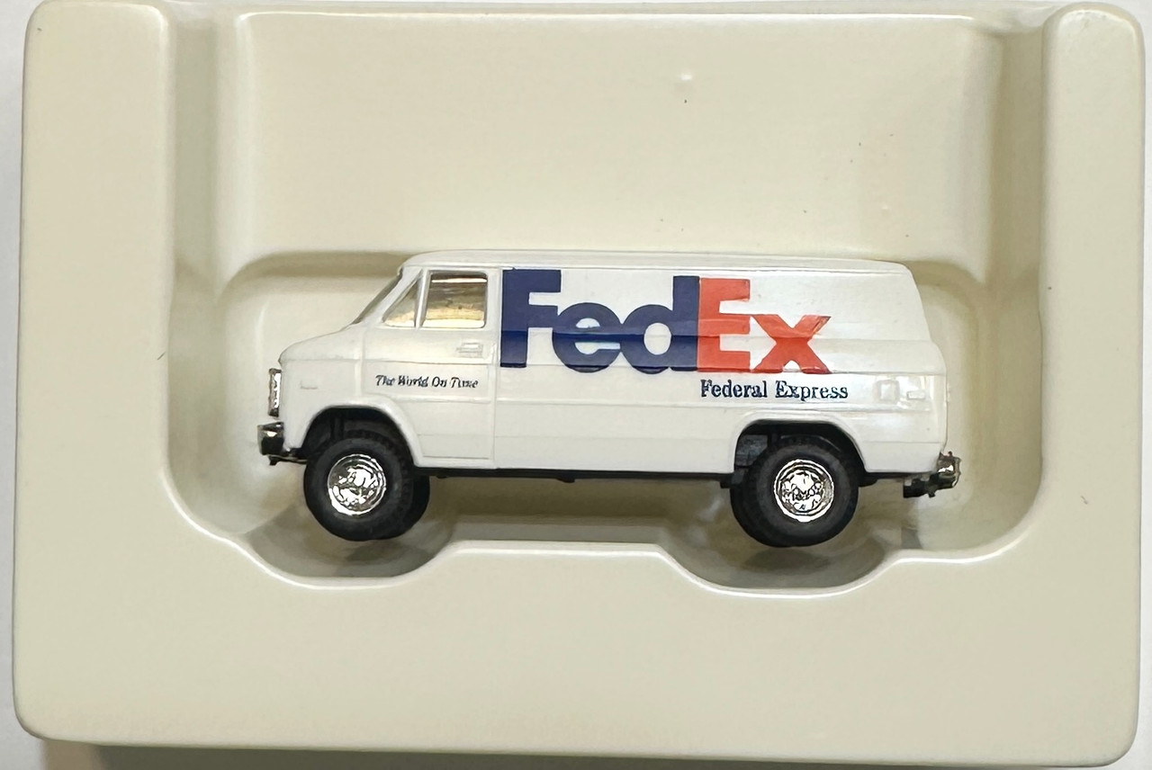 HO 1:87 Trident # 90103 - Chevy Van - FEDEX - Truck Stop Hobbies 1