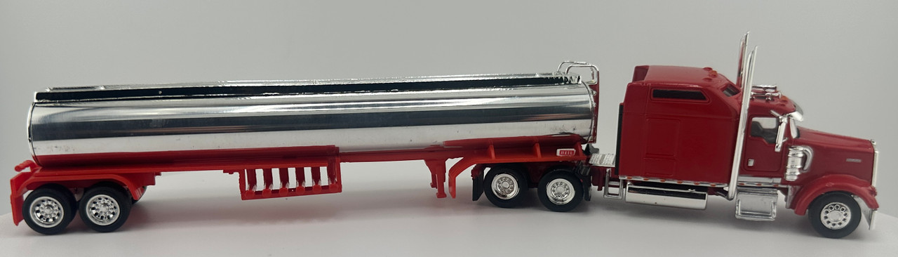 HO 1:87 HL Kenworth W900 w/Gasoline Tanker - CHROME TANK/RED FRAME