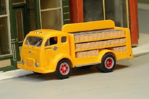 Sylvan Scale Models HO 1:87 Kit – 1941-47 Chevy COE Cab & Chassis, V-116, Unbuilt