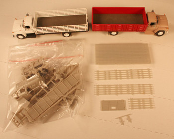 HO 1:87 A-Line # 50604 Athearn Ford F-850 Stake or Grain Bed KIT Undecorated