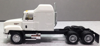 HO 1:87 Promotex # 25263 Mack 613 Sleeper Tractor - White