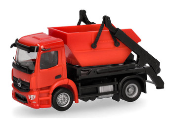 HO 1:87 Herpa # 312196 Mercedes Actros w/ Low-Loader Trailer