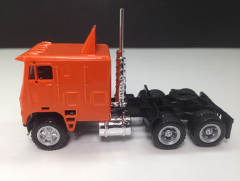 HO 1:87 Promotex # 25239 Large Freightliner COE Tractor  - ORANGE